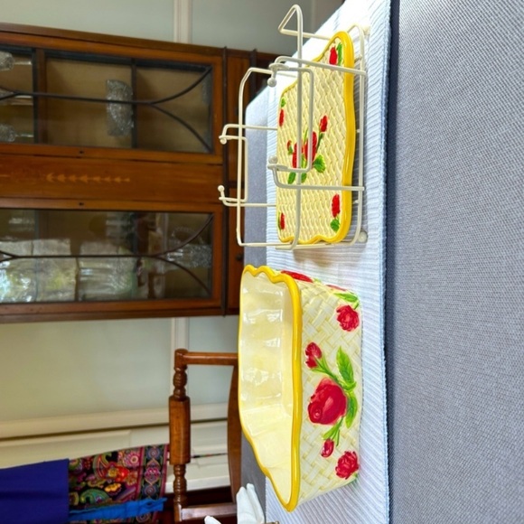 2.5 QT Old World Rose Presentable Serviceware RARE All YELLOW Rare - Picture 11 of 12